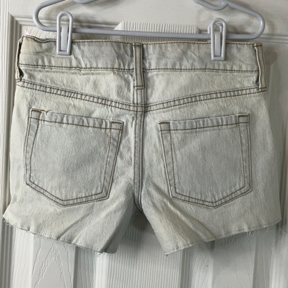 Art Class Shorts Girls Size M(8)  Blue Light Wash Denim Cut-Off Shorts - Picture 7 of 7
